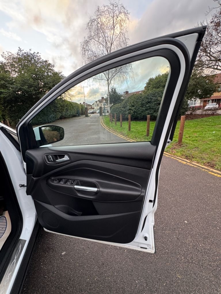 Used Ford Kuga 2015 for sale - 77307365: Photo 17