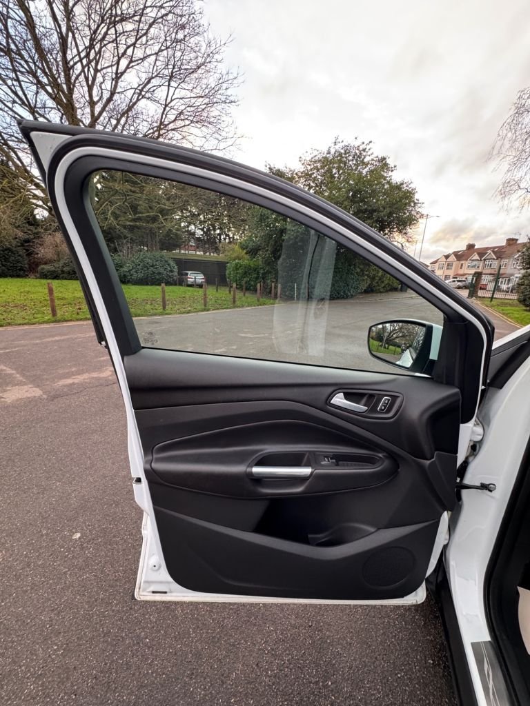 Used Ford Kuga 2015 for sale - 77307365: Photo 20