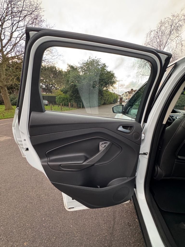 Used Ford Kuga 2015 for sale - 77307365: Photo 22