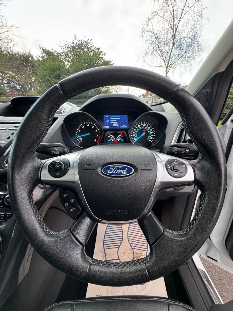 Used Ford Kuga 2015 for sale - 77307365: Photo 28