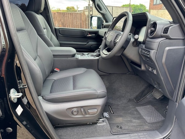 Used Toyota Landcruiser 2024 for sale - 75230112: Photo 32