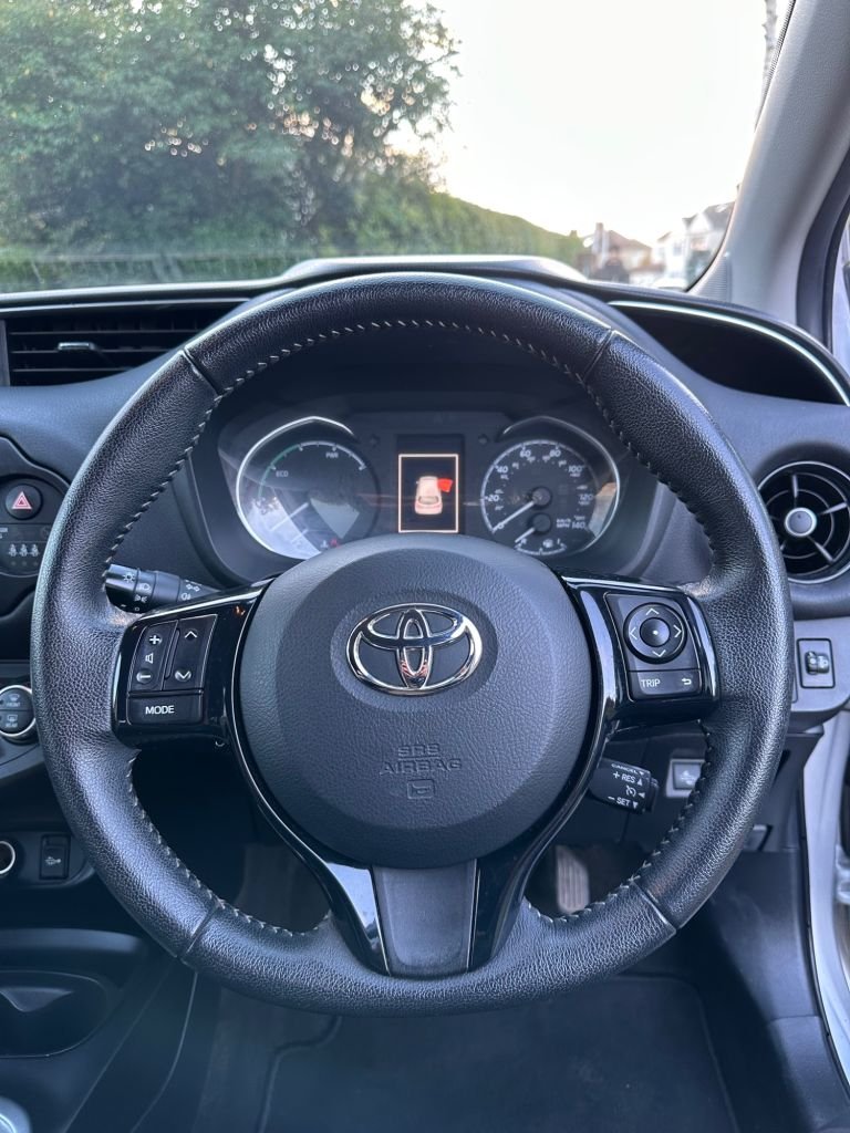 Used Toyota Yaris 2018 for sale - 76784082: Photo 26