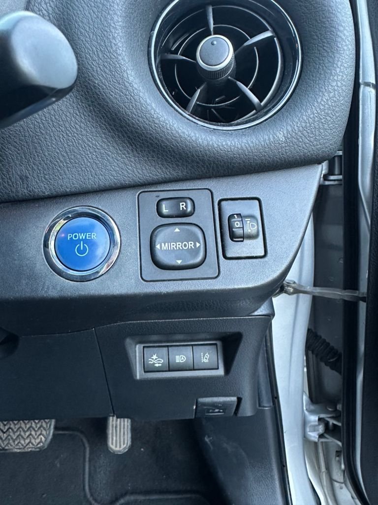 Used Toyota Yaris 2018 for sale - 76784082: Photo 31