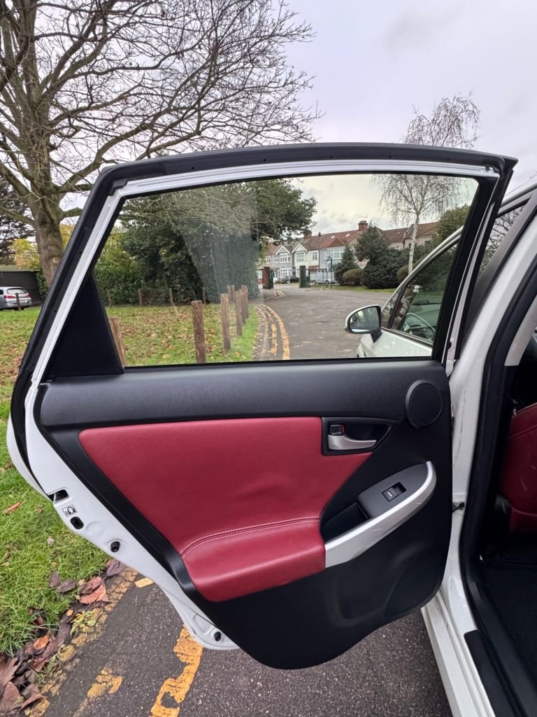 Used Toyota Prius 2014 for sale - 76841383: Photo 16