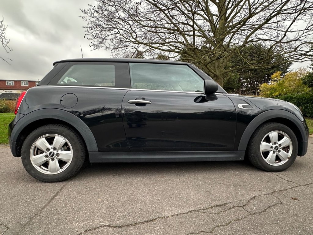 Used MINI Hatch 2015 for sale - 76934559: Photo 9