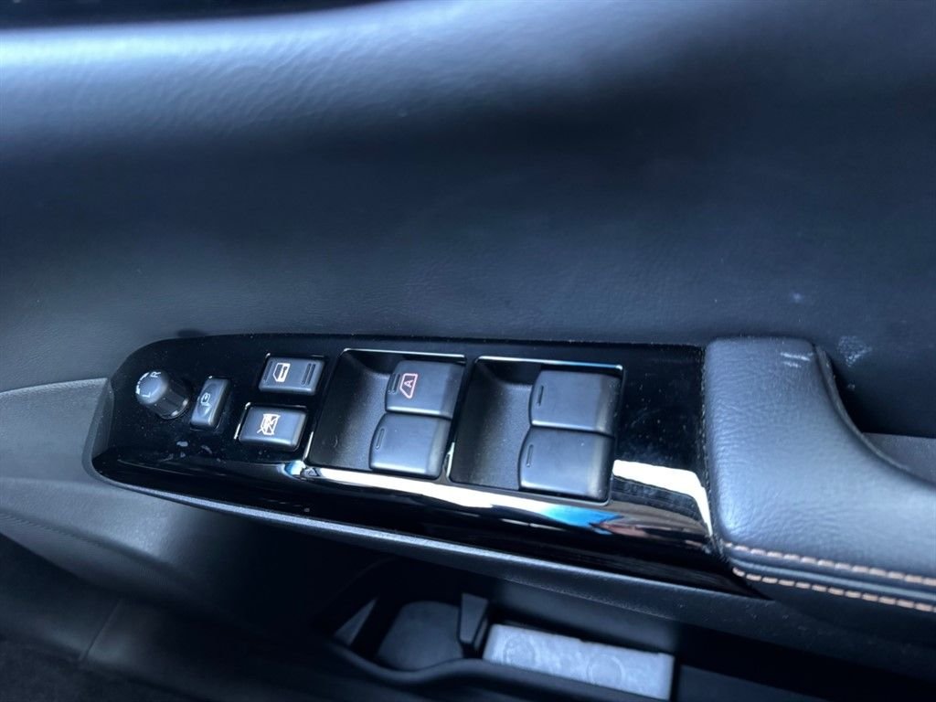 Used Nissan Elgrand 2023 for sale - 77464017: Photo 12