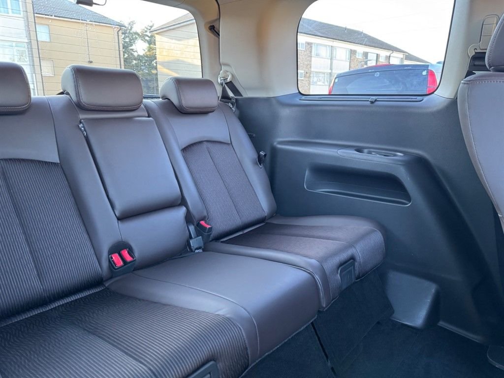 Used Nissan Elgrand 2023 for sale - 77464017: Photo 19