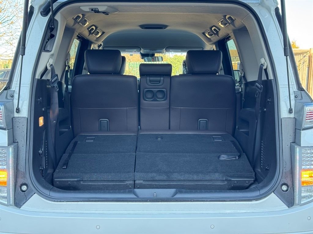 Used Nissan Elgrand 2023 for sale - 77464017: Photo 45