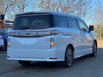 Used Nissan Elgrand 2023 for sale - 77464017: Photo