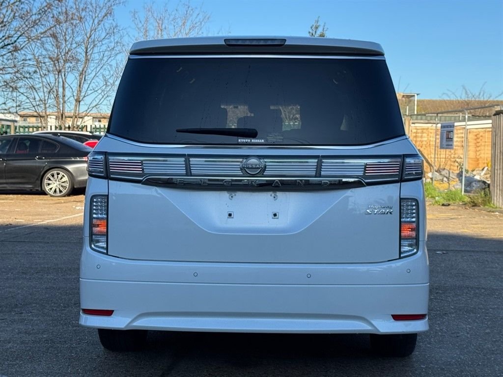 Used Nissan Elgrand 2023 for sale - 77464017: Photo 5