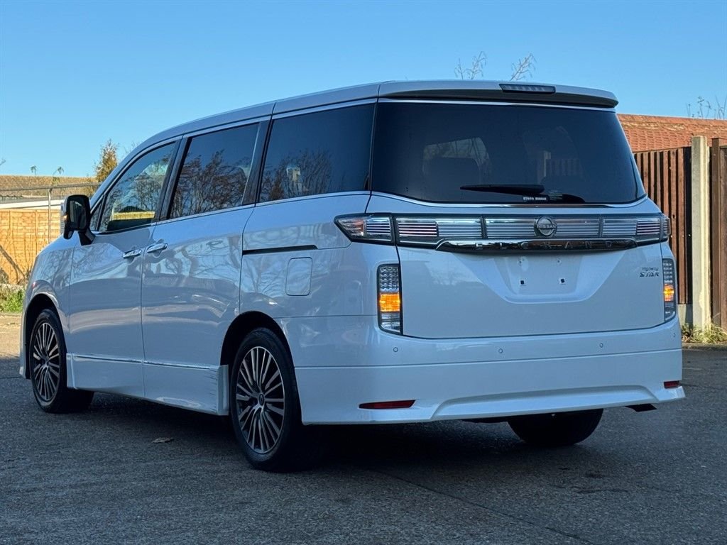 Used Nissan Elgrand 2023 for sale - 77464017: Photo 6