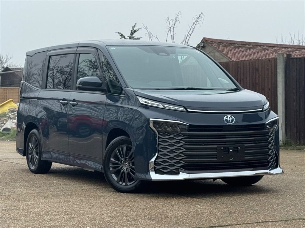 Used Toyota Voxy 2025 for sale - 77748848: Photo 10