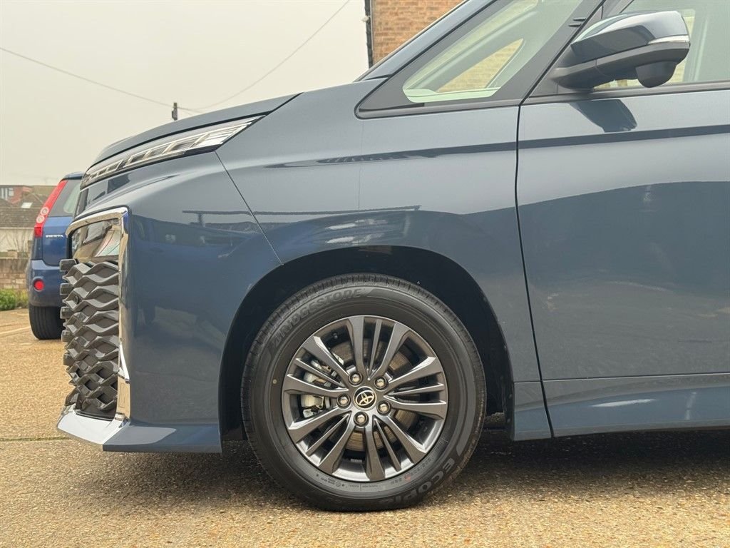 Used Toyota Voxy 2025 for sale - 77748848: Photo 12