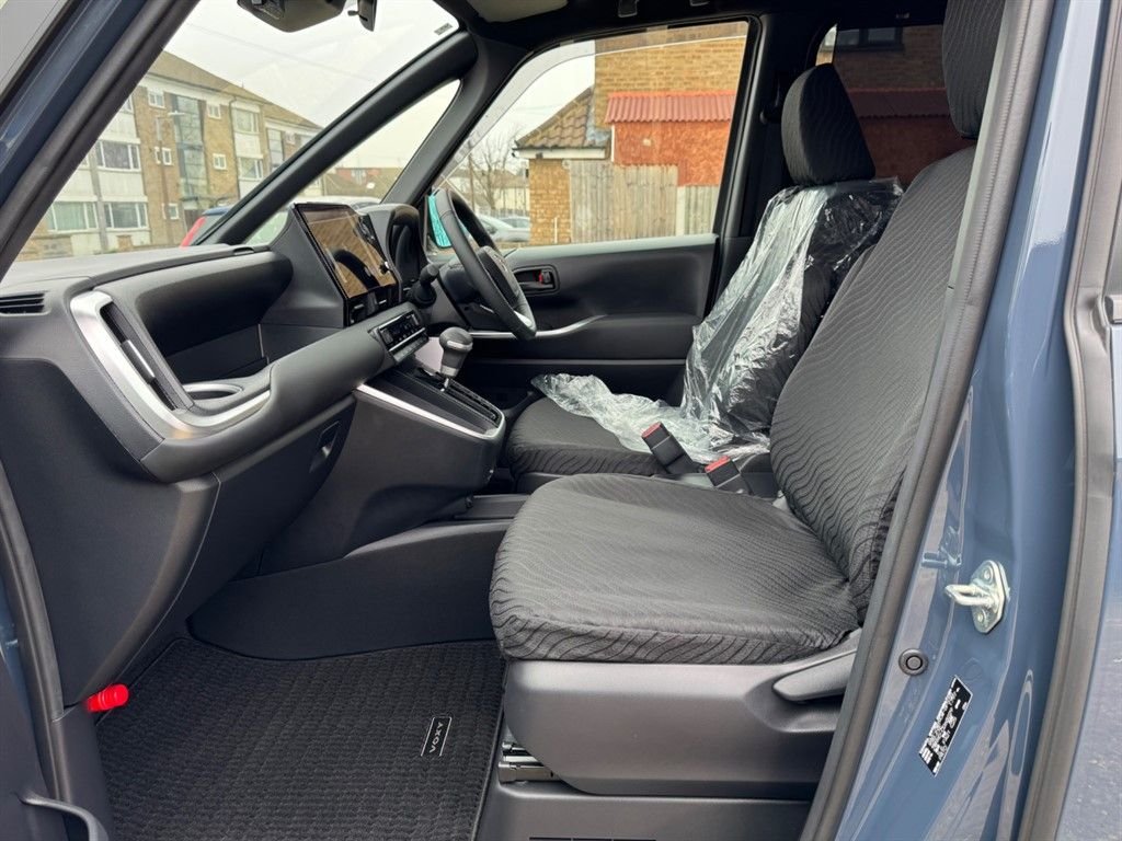 Used Toyota Voxy 2025 for sale - 77748848: Photo 18