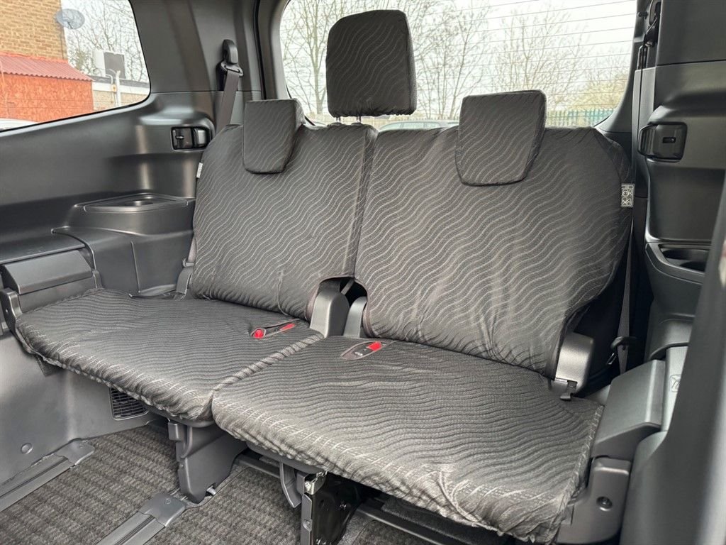 Used Toyota Voxy 2025 for sale - 77748848: Photo 23