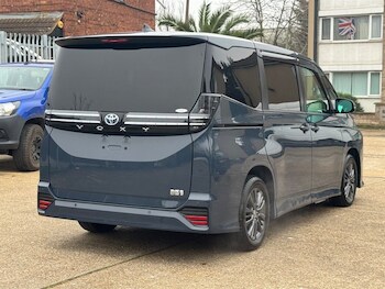 Used Toyota Voxy 2025 for sale - 77748848: Photo