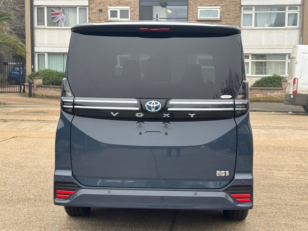 Used Toyota Voxy 2025 for sale - 77748848: Photo 5