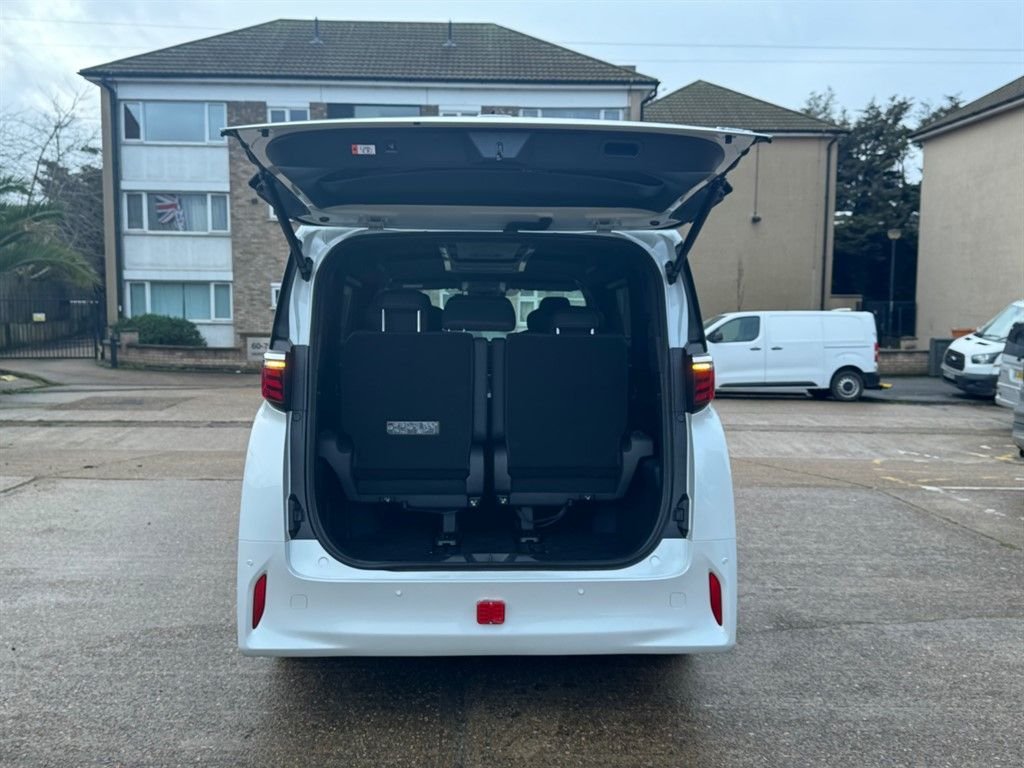 Used Toyota Alphard 2024 for sale - 77437290: Photo 15