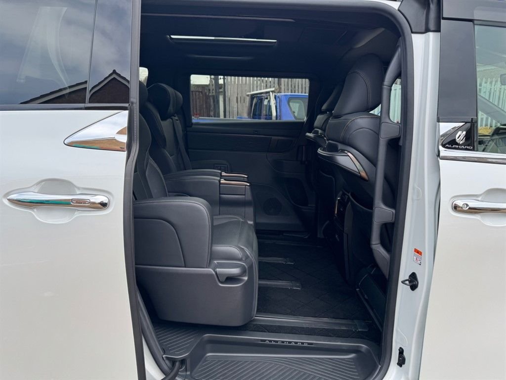 Used Toyota Alphard 2024 for sale - 77437290: Photo 22