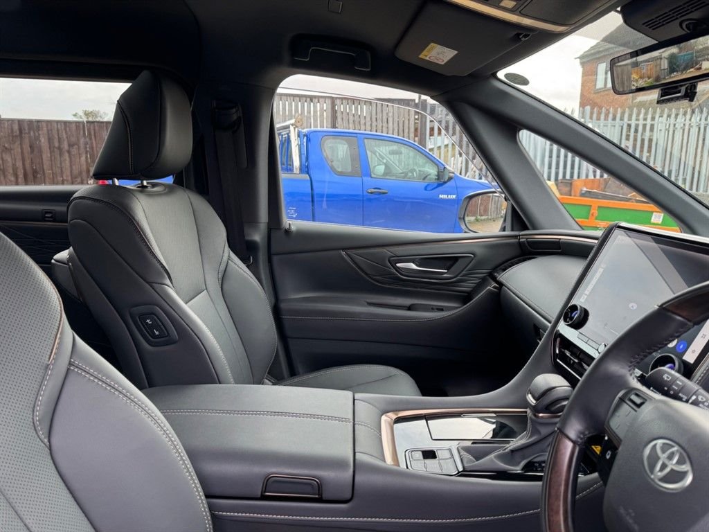 Used Toyota Alphard 2024 for sale - 77437290: Photo 9