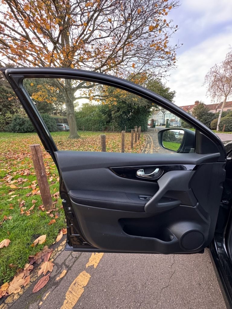 Used Nissan Qashqai 2017 for sale - 76570465: Photo 16