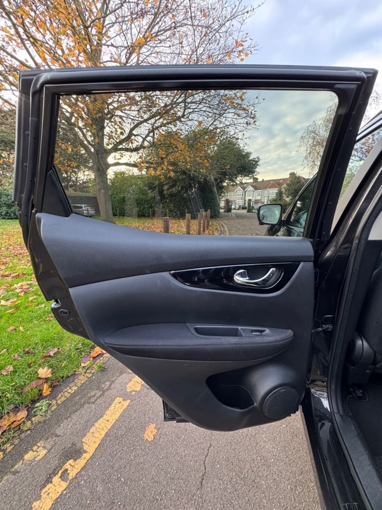 Used Nissan Qashqai 2017 for sale - 76570465: Photo 18