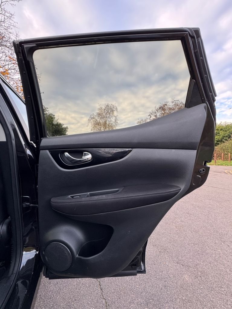 Used Nissan Qashqai 2017 for sale - 76570465: Photo 20