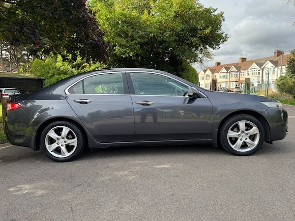 Used Honda Accord 2012 for sale - 76256522: Photo 10