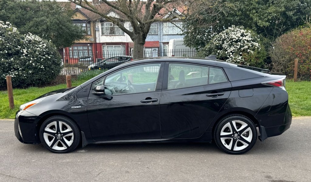 Used Toyota Prius 2017 for sale - 77991479: Photo 4