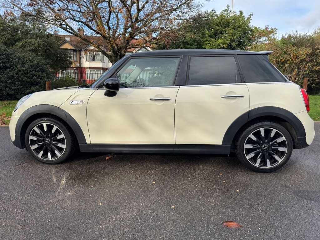 Used MINI Hatch 2017 for sale - 76632361: Photo 5