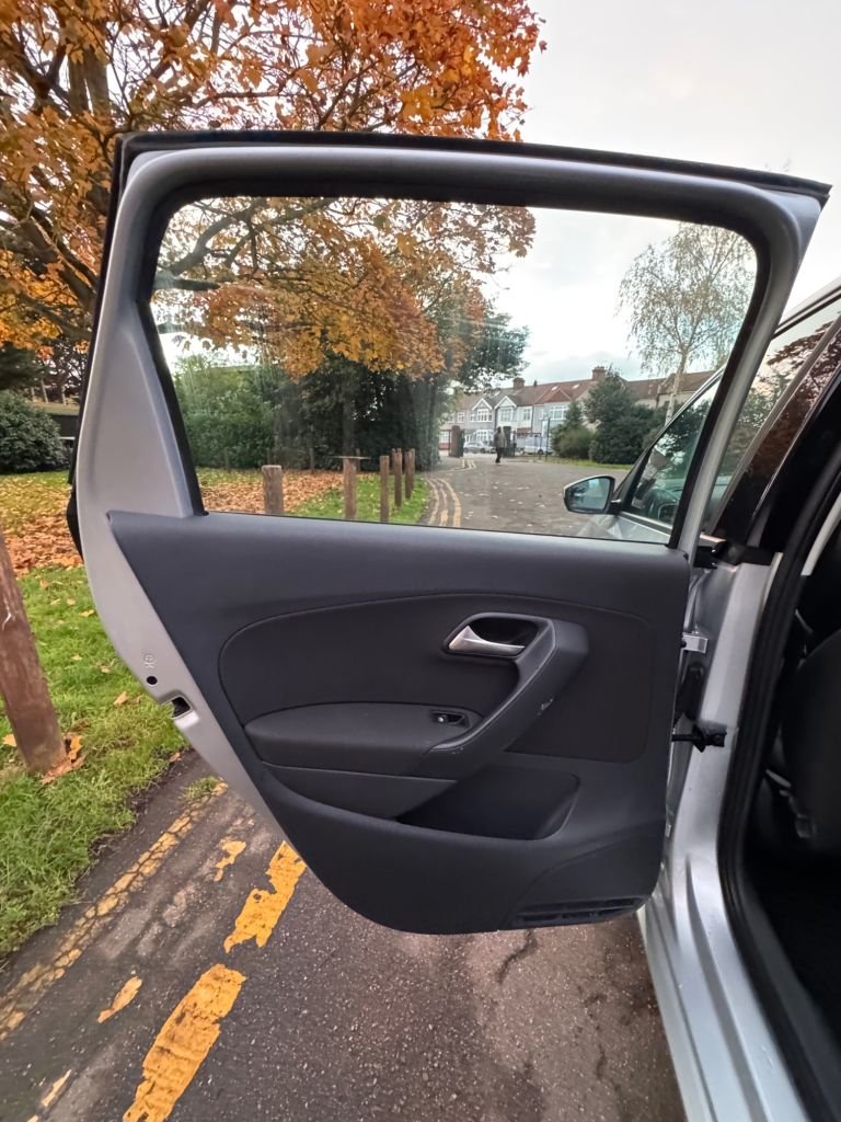 Used Volkswagen Polo 2015 for sale - 76496592: Photo 18