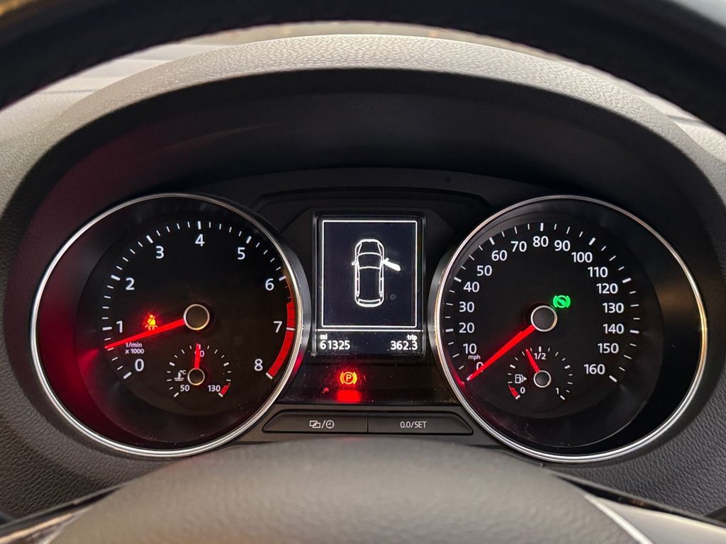 Used Volkswagen Polo 2015 for sale - 76496592: Photo 28