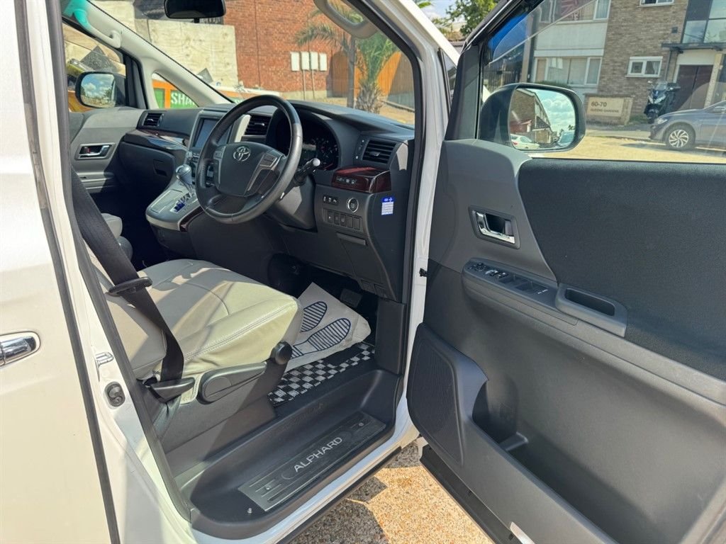 Used Toyota Alphard 2025 for sale - 77507704: Photo 18