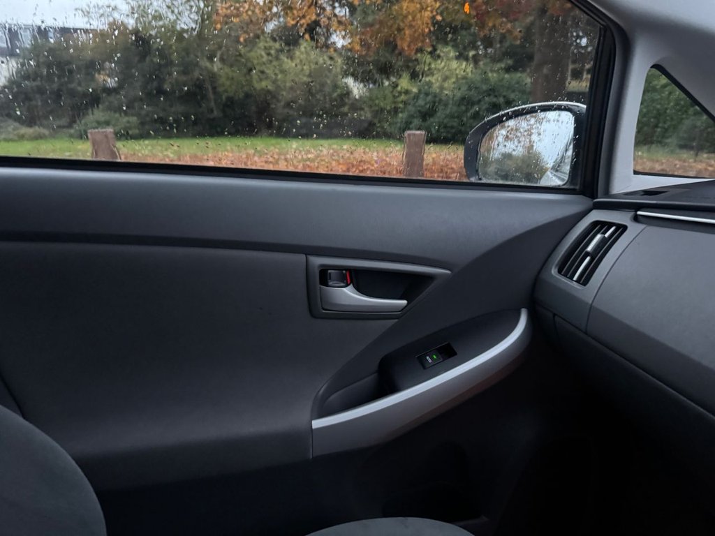 Used Toyota Prius 2010 for sale - 76454651: Photo 28