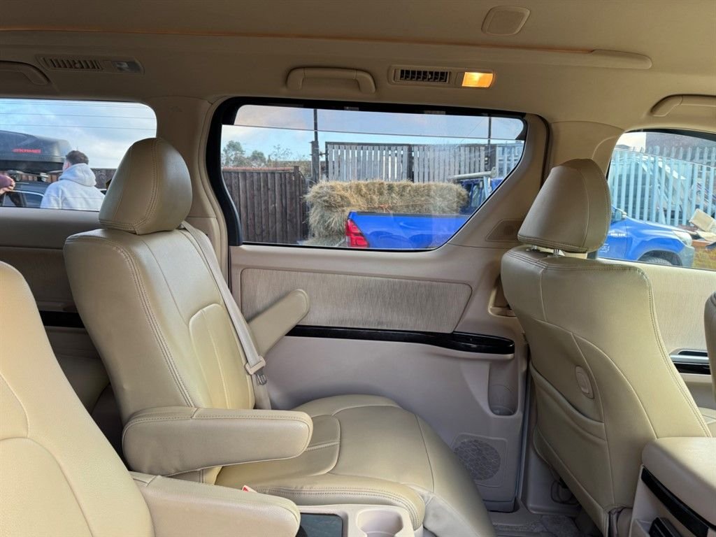 Used Toyota Alphard 2024 for sale - 77464301: Photo 25