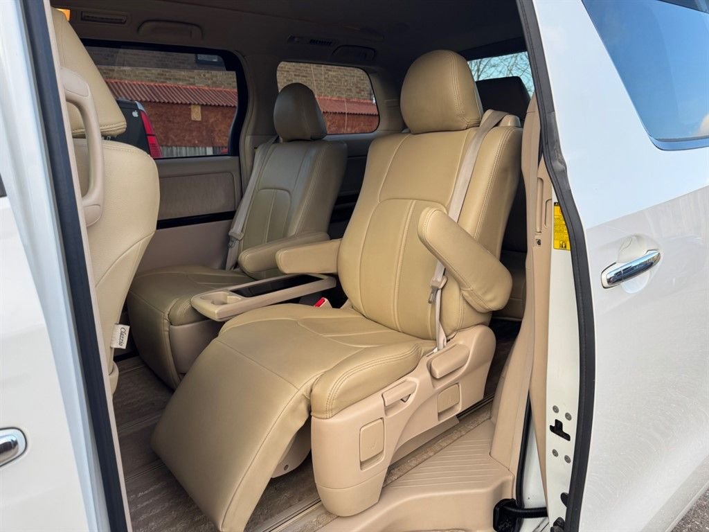 Used Toyota Alphard 2024 for sale - 77464301: Photo 32