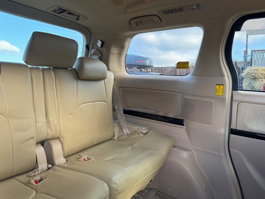 Used Toyota Alphard 2024 for sale - 77464301: Photo 44