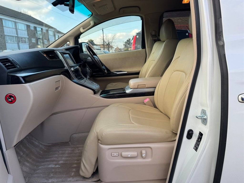 Used Toyota Alphard 2024 for sale - 77464301: Photo 48