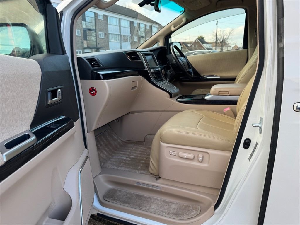 Used Toyota Alphard 2024 for sale - 77464301: Photo 50