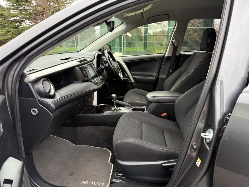 Used Toyota RAV4 2018 for sale - 76868172: Photo 15