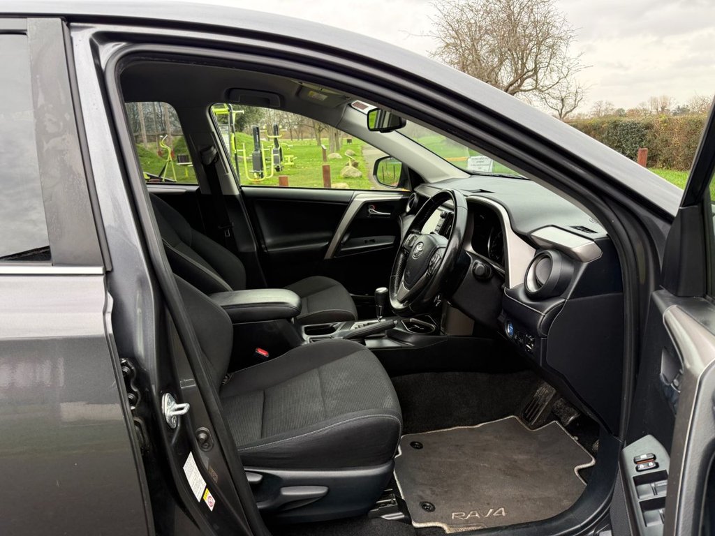 Used Toyota RAV4 2018 for sale - 76868172: Photo 20