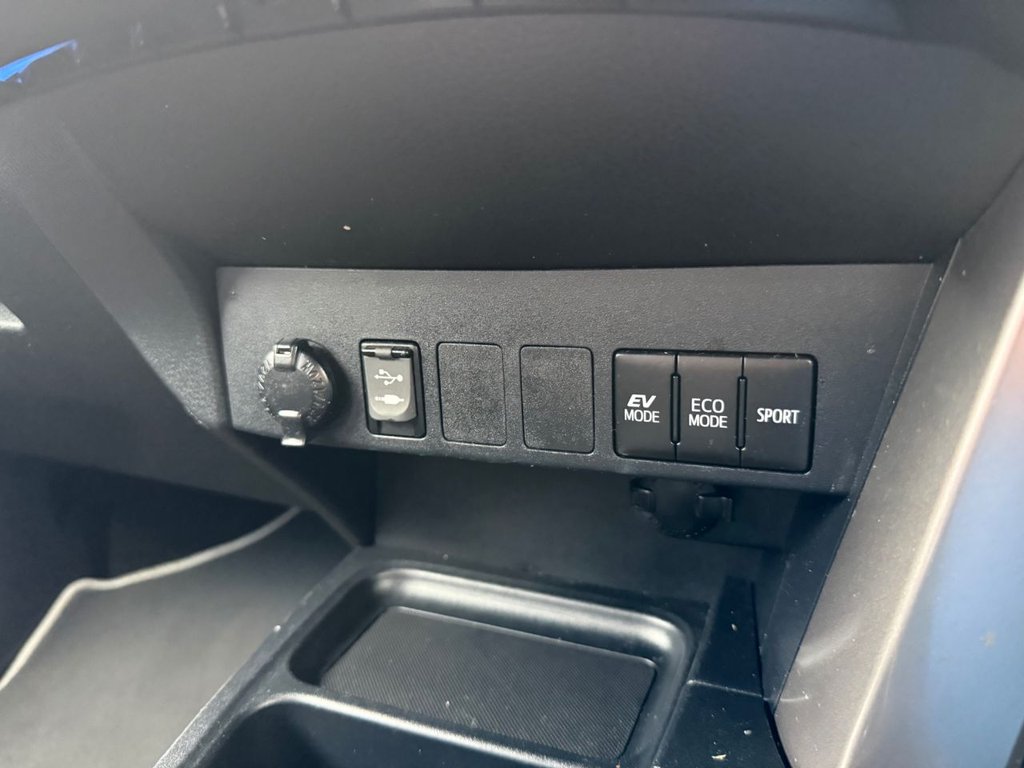 Used Toyota RAV4 2018 for sale - 76868172: Photo 25