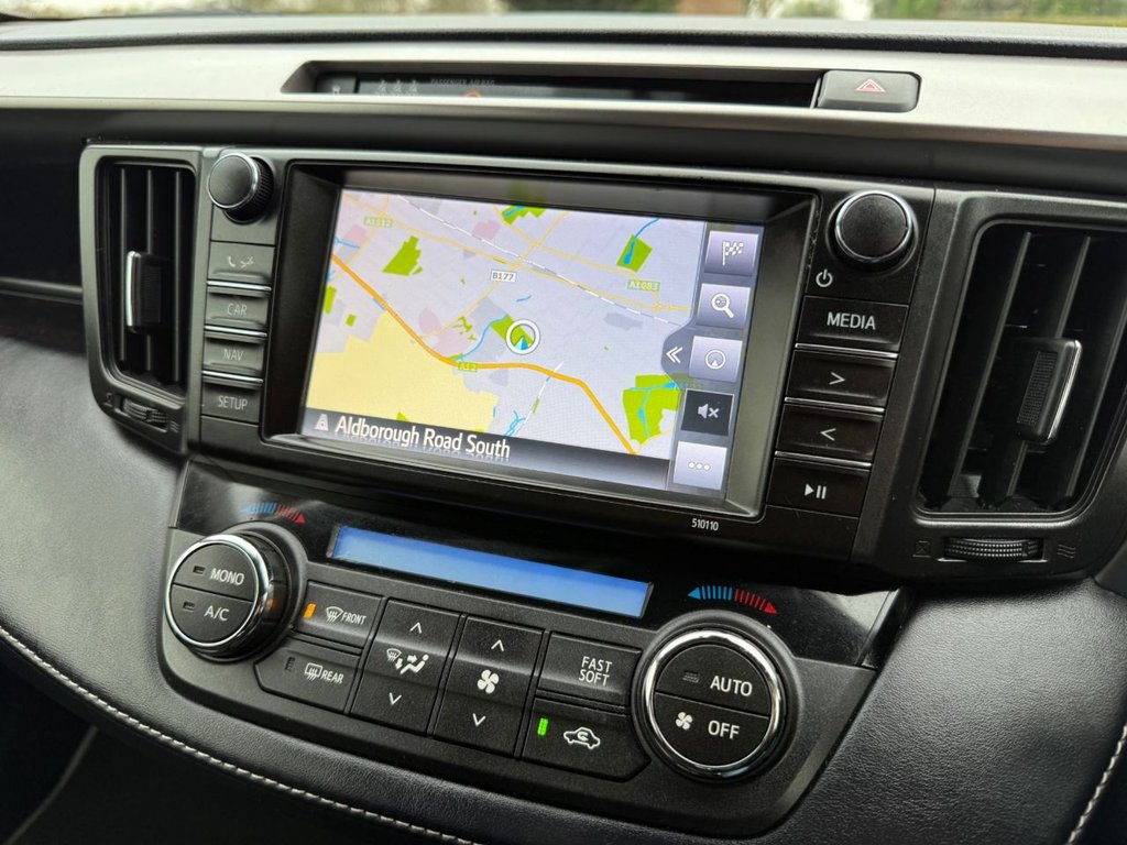 Used Toyota RAV4 2018 for sale - 76868172: Photo 26