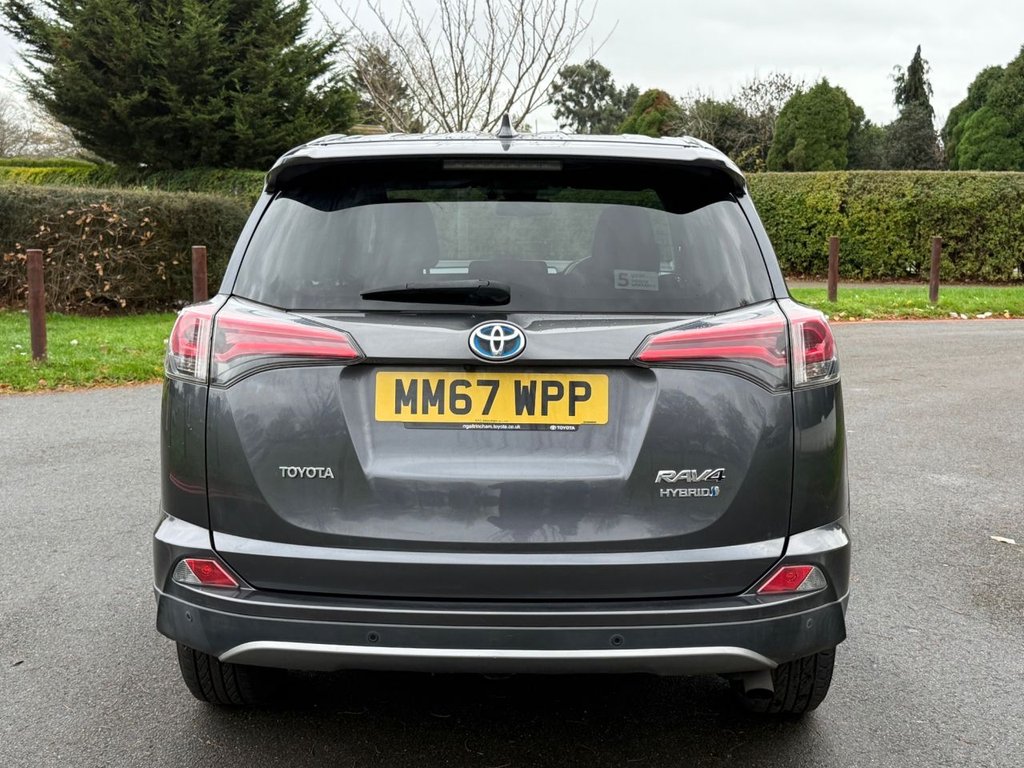 Used Toyota RAV4 2018 for sale - 76868172: Photo 4