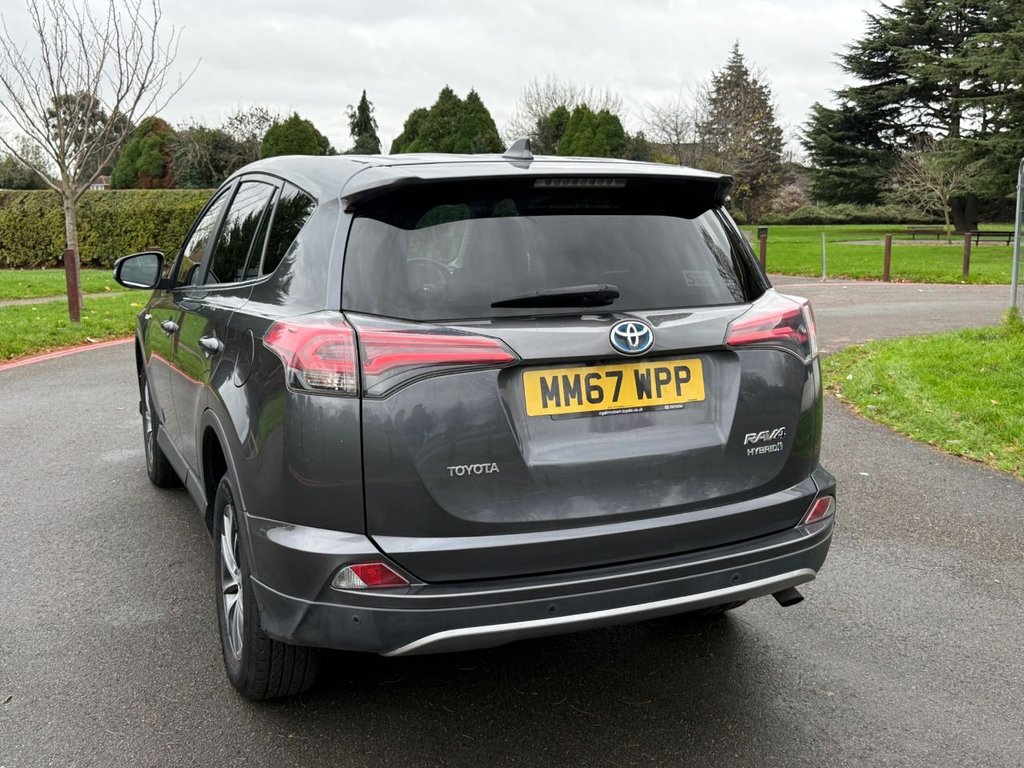 Used Toyota RAV4 2018 for sale - 76868172: Photo 5