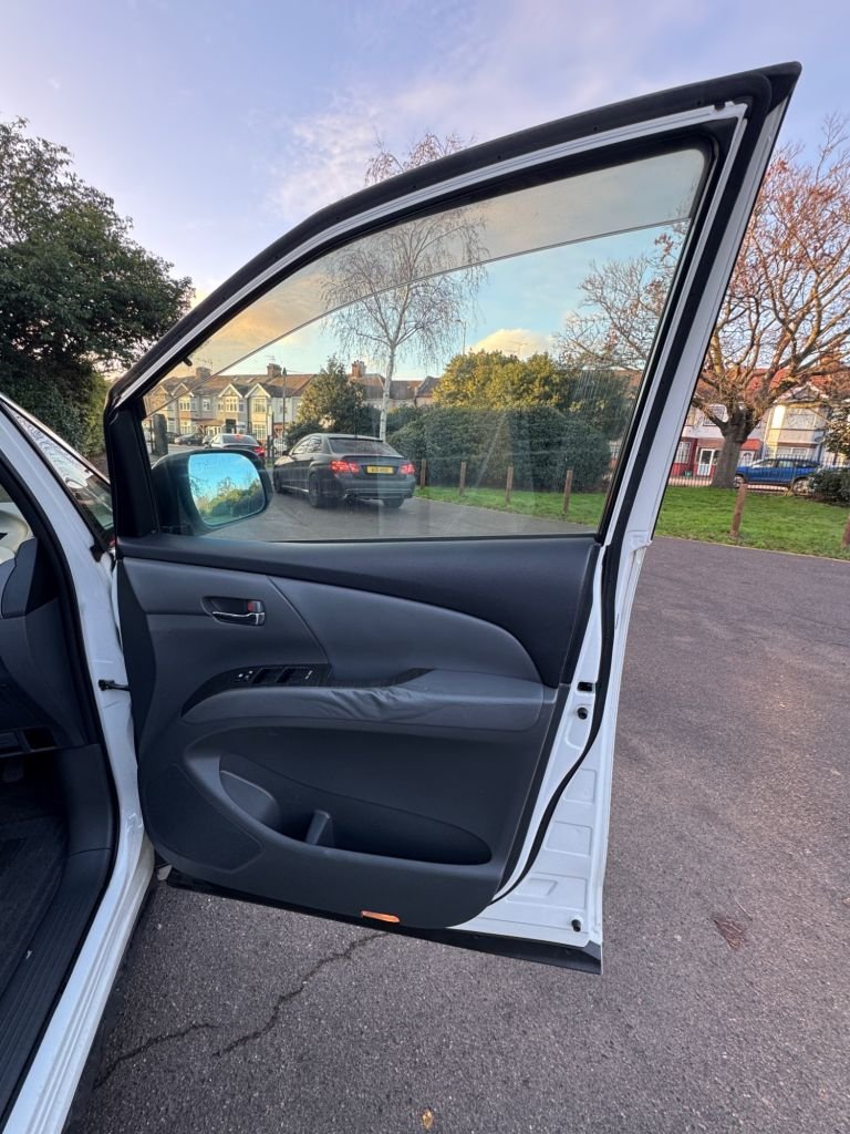 Used Toyota Estima 2023 for sale - 77053644: Photo 12