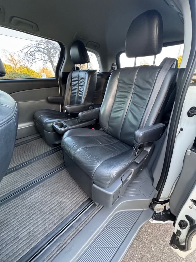 Used Toyota Estima 2023 for sale - 77053644: Photo 15