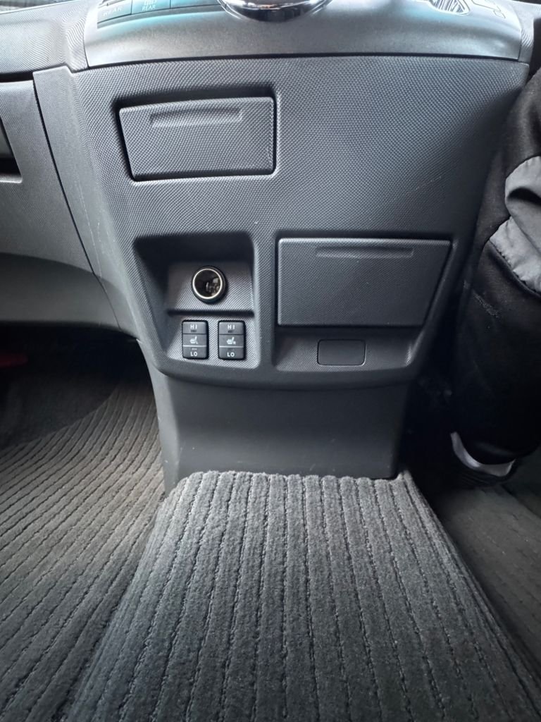 Used Toyota Estima 2023 for sale - 77053644: Photo 29