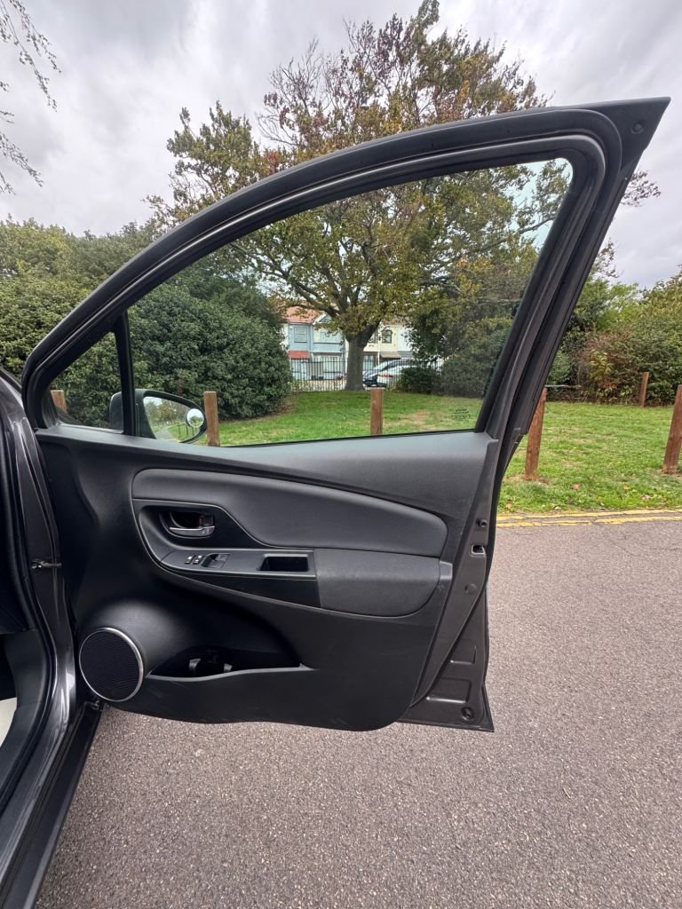 Used Toyota Yaris 2020 for sale - 76172976: Photo 15