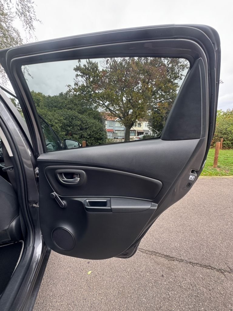 Used Toyota Yaris 2020 for sale - 76172976: Photo 21